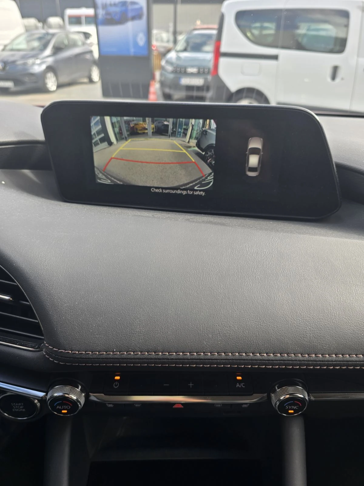 Mazda 3 2.0 Hybrid 122hp, снимка 13 - Автомобили и джипове - 54788149
