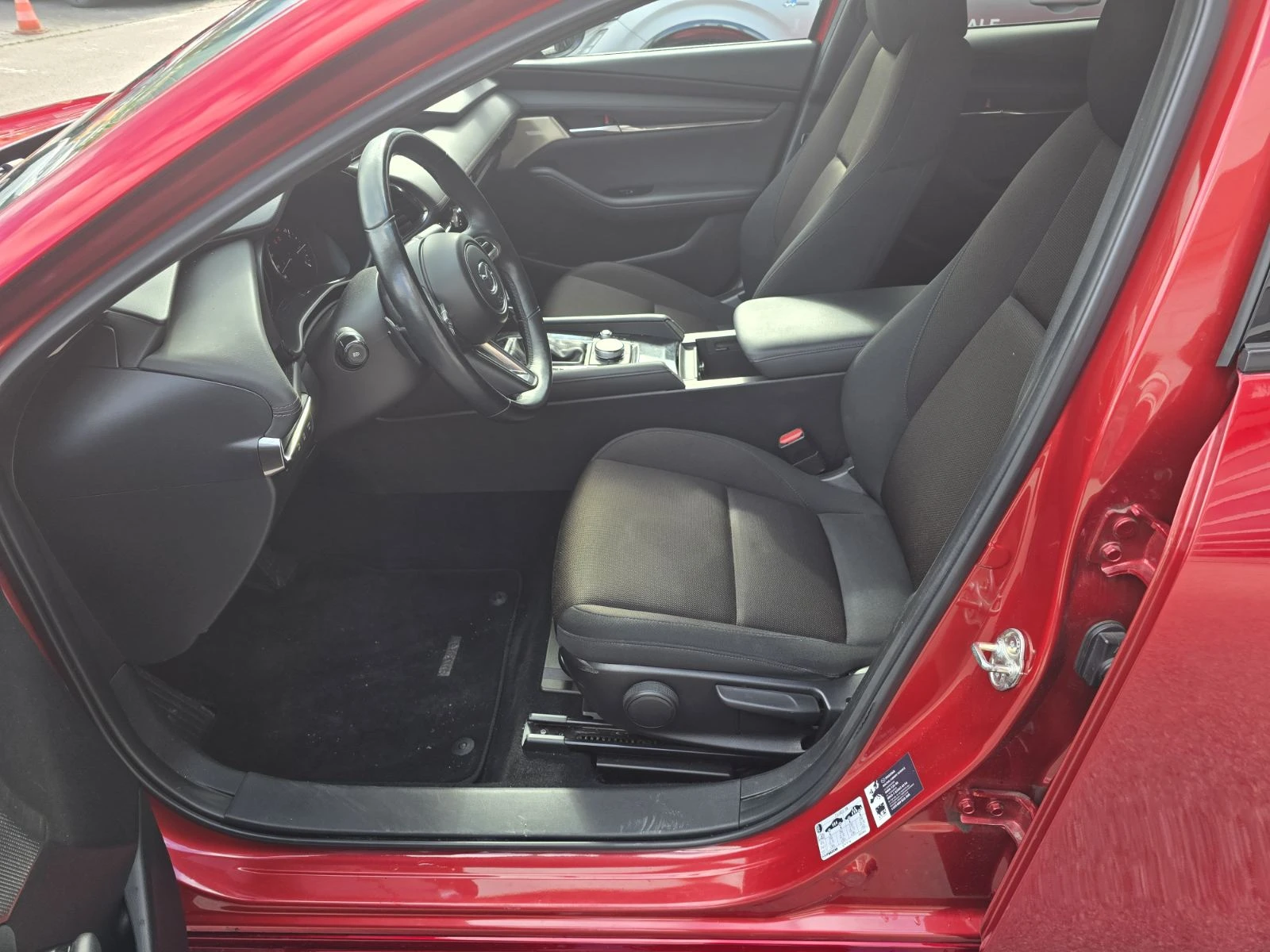 Mazda 3 2.0 Hybrid 122hp, снимка 14 - Автомобили и джипове - 54788149