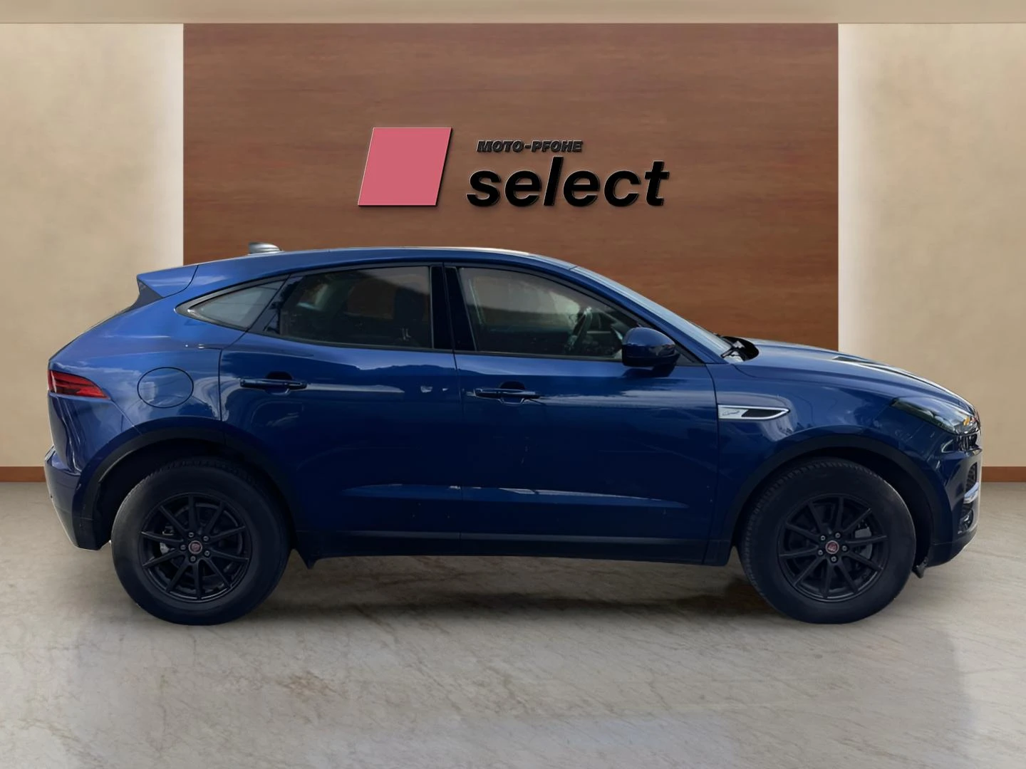 Jaguar E-pace 2.0, снимка 4 - Автомобили и джипове - 54983441