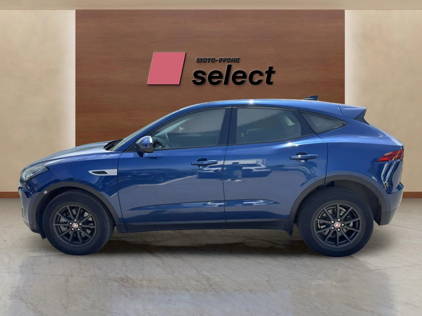 Jaguar E-pace 2.0, снимка 8 - Автомобили и джипове - 54983441