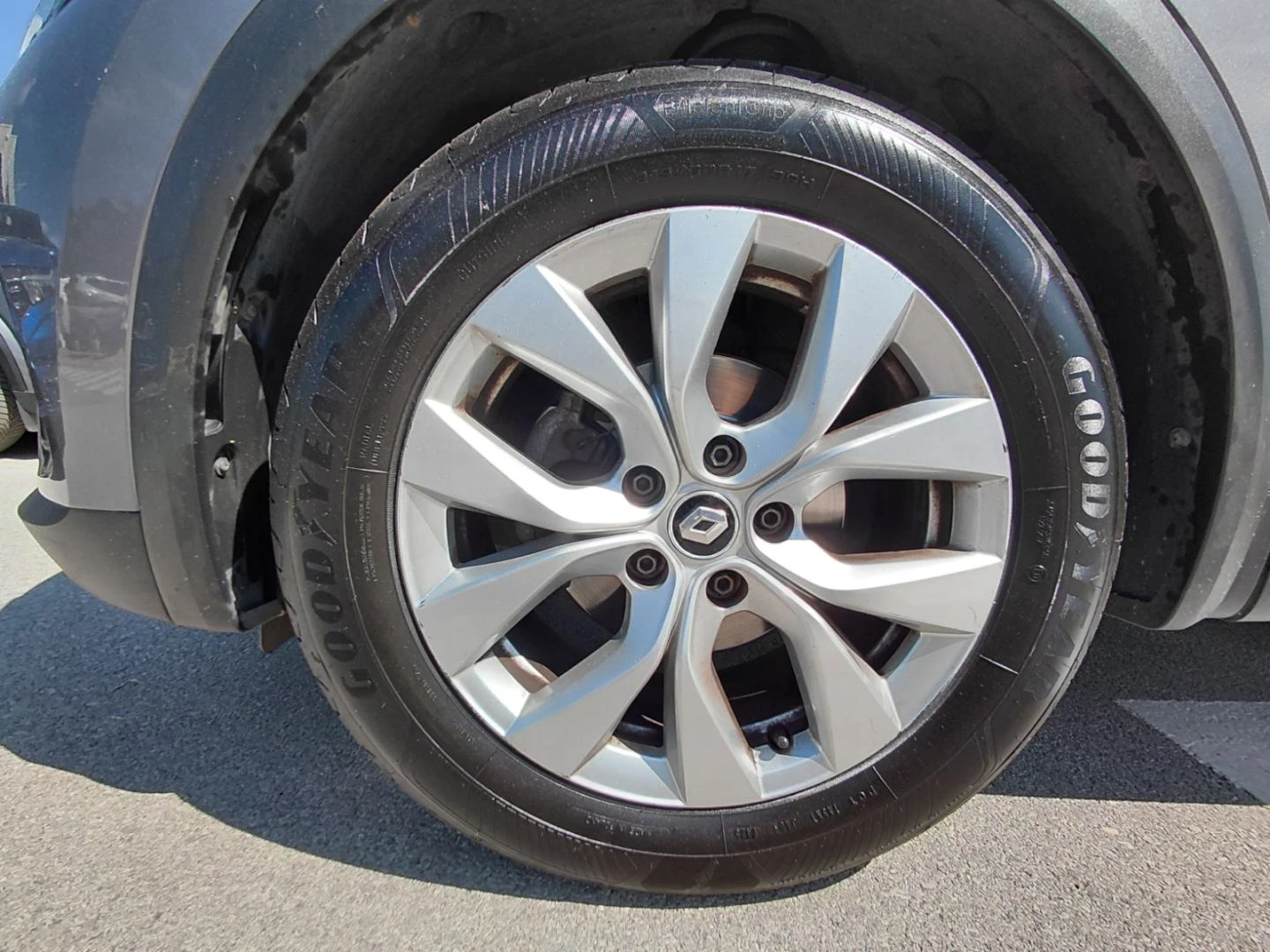 Renault Captur 1.3TCe 140k.c., снимка 9 - Автомобили и джипове - 55057316