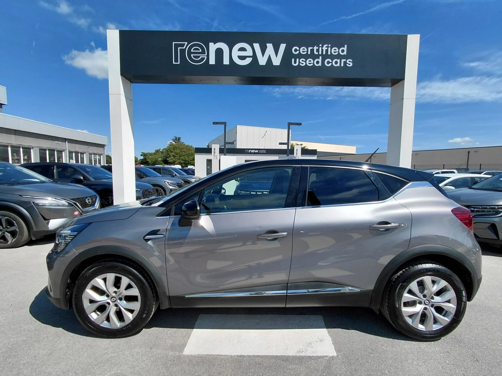 Renault Captur 1.3TCe 140k.c., снимка 4 - Автомобили и джипове - 55057316