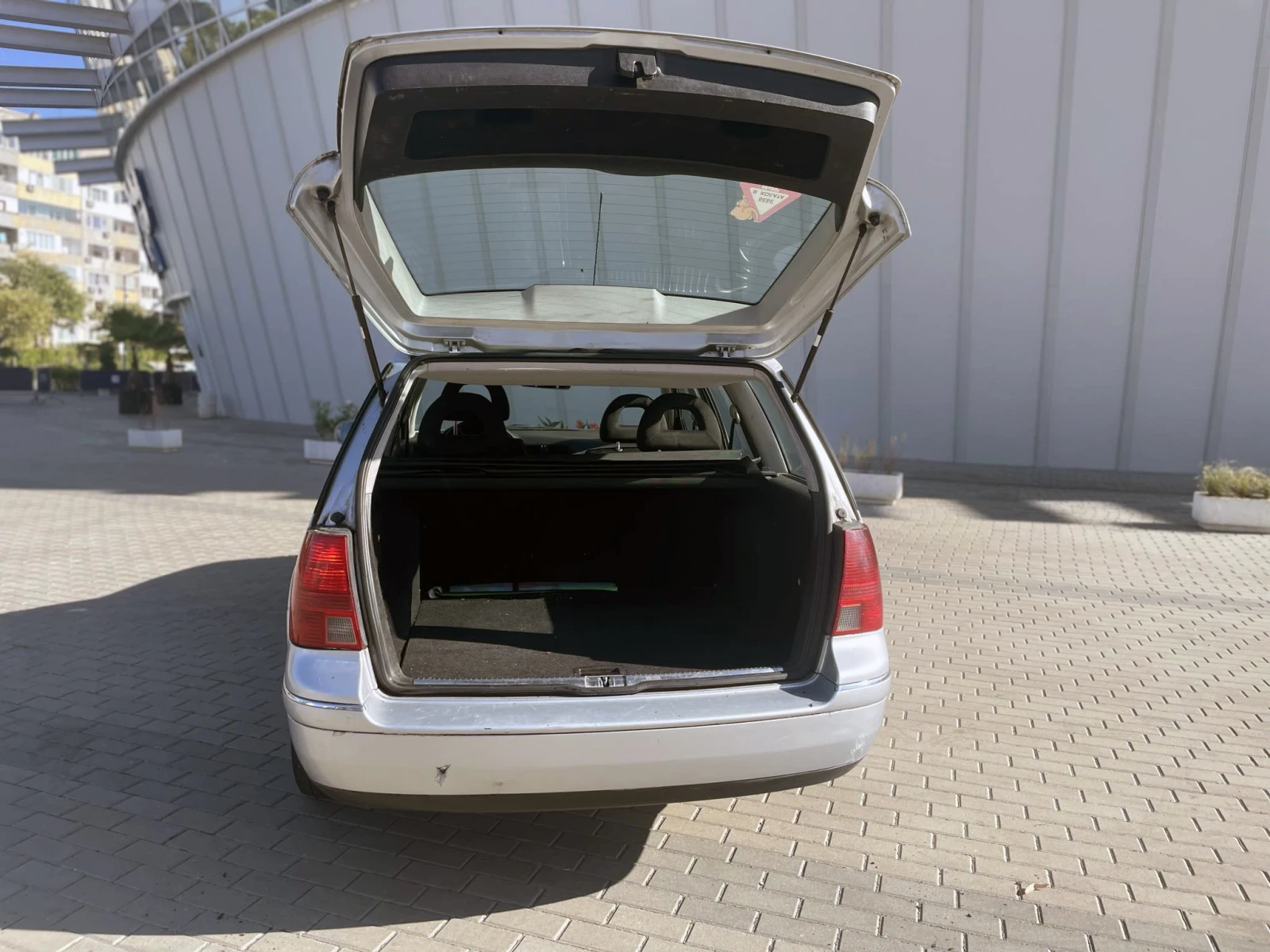 VW Bora 1.6 16V AZD, снимка 8 - Автомобили и джипове - 55127289