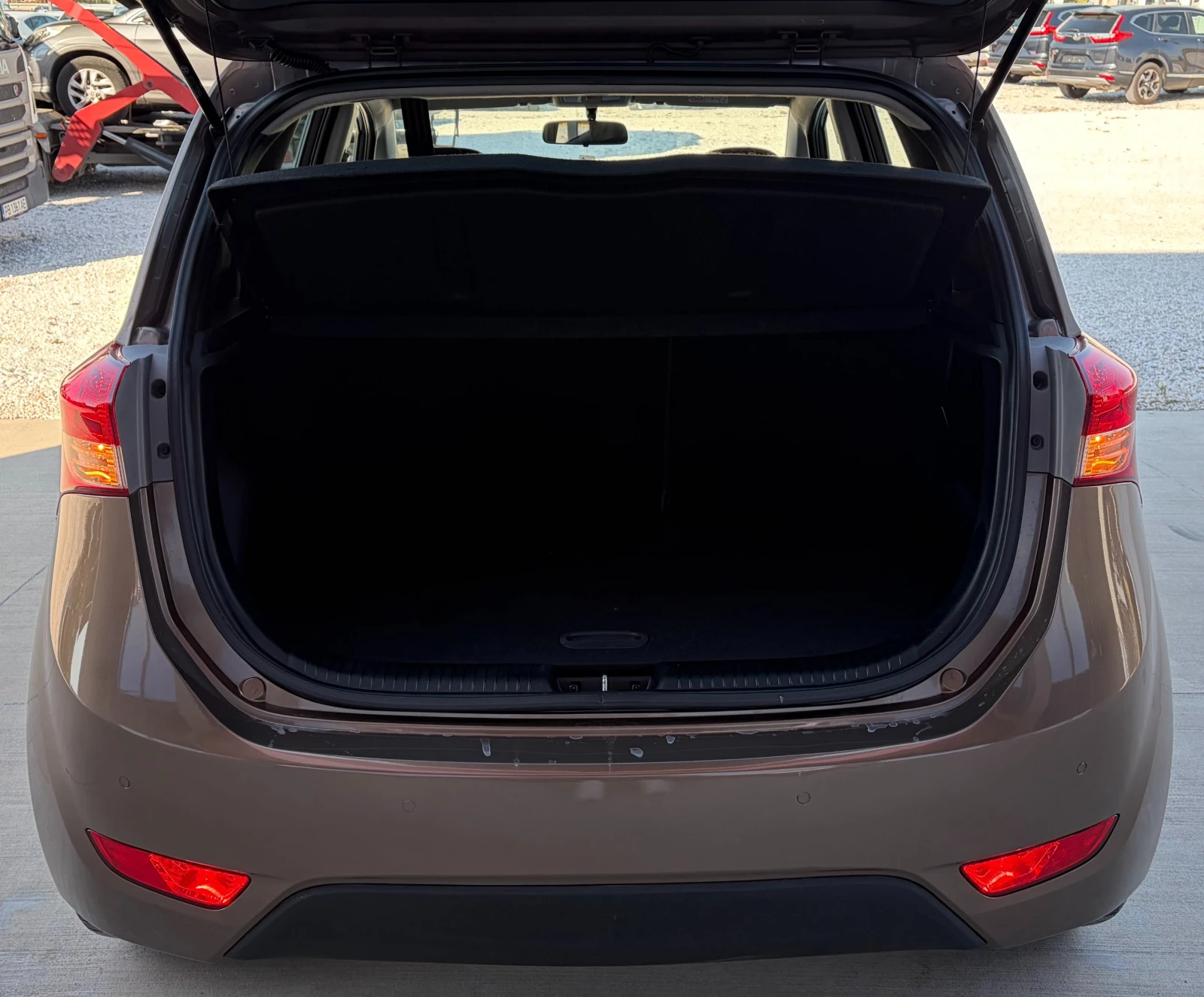 Hyundai Ix20 1.4i, снимка 10 - Автомобили и джипове - 55621887