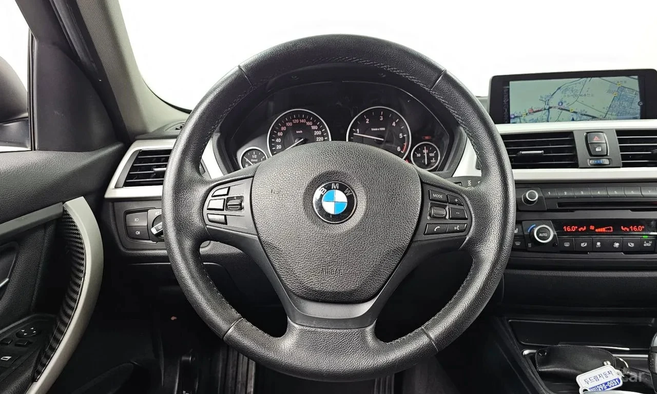 BMW 320 320d KOМБИ| ХЕДЪП| ПОДГРЕВИ| NAVI| , снимка 12 - Автомобили и джипове - 56105372