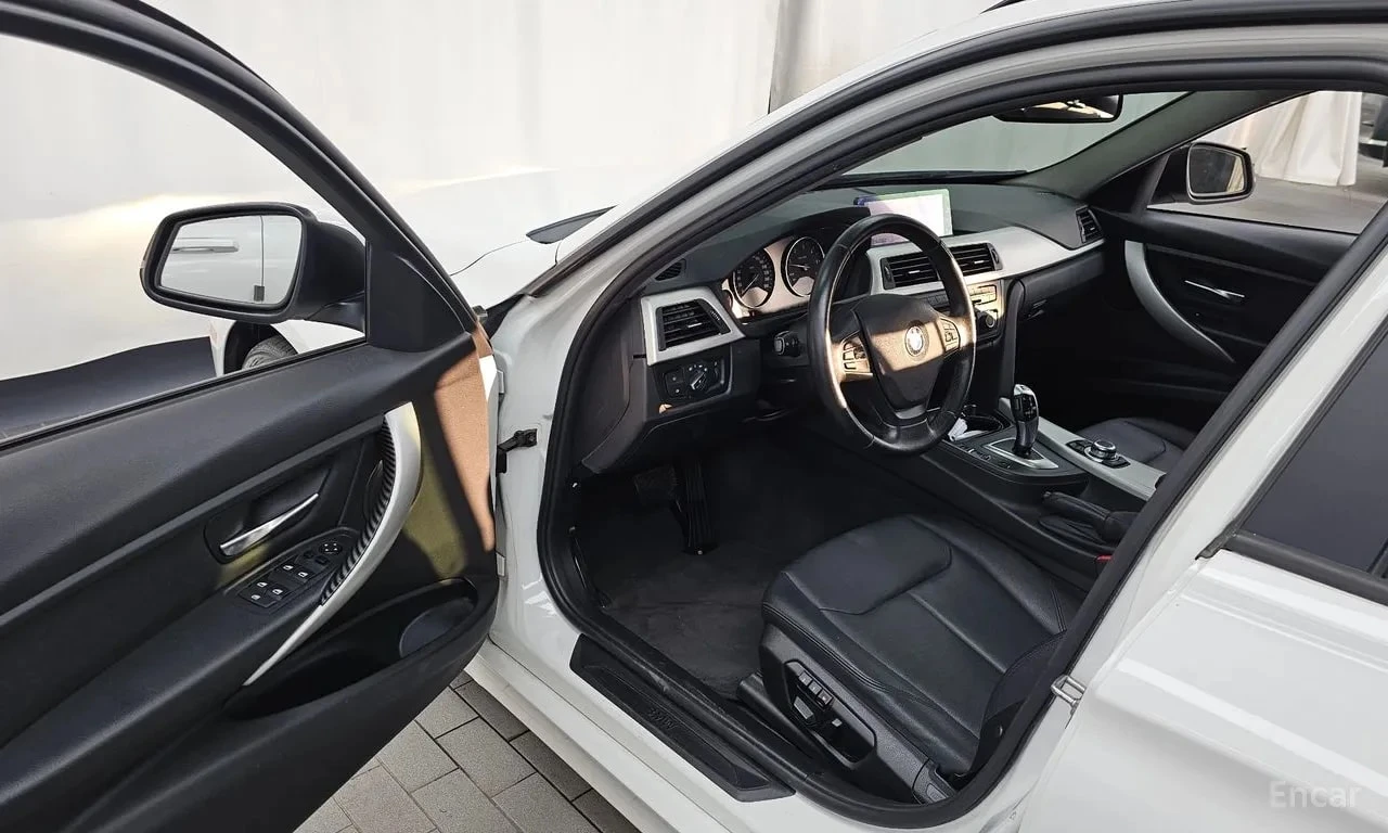 BMW 320 320d KOМБИ| ХЕДЪП| ПОДГРЕВИ| NAVI| , снимка 9 - Автомобили и джипове - 56105372