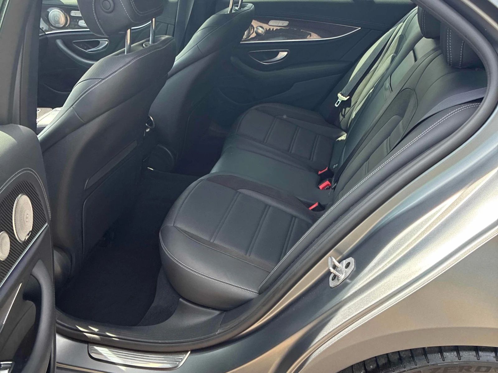 Mercedes-Benz E 53 AMG AMG* NARDO GRAY* 360* ОБДУХ* ПОДГРЕВ, снимка 11 - Автомобили и джипове - 56163738