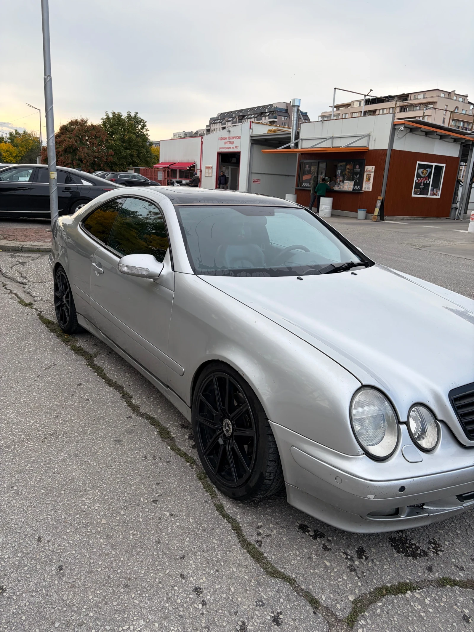 Mercedes-Benz CLK, снимка 8 - Автомобили и джипове - 56529505