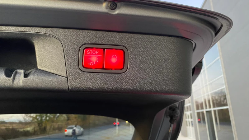 Mercedes-Benz GLC 300 AMG 4MATIC 360* Night FULL, снимка 13 - Автомобили и джипове - 51543430