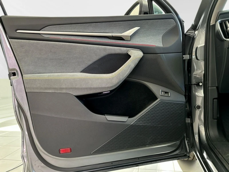 Skoda Kodiaq 2.0 TDI* CANTON* CAMERA* NAVI* CARPLAY* , снимка 5 - Автомобили и джипове - 51765038