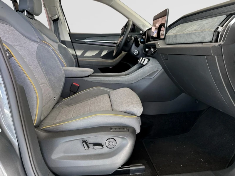 Skoda Kodiaq 2.0 TDI* CANTON* CAMERA* NAVI* CARPLAY* , снимка 9 - Автомобили и джипове - 51765038