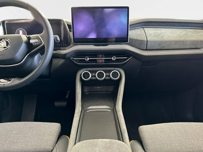 Skoda Kodiaq 2.0 TDI* CANTON* CAMERA* NAVI* CARPLAY* , снимка 8 - Автомобили и джипове - 51765038