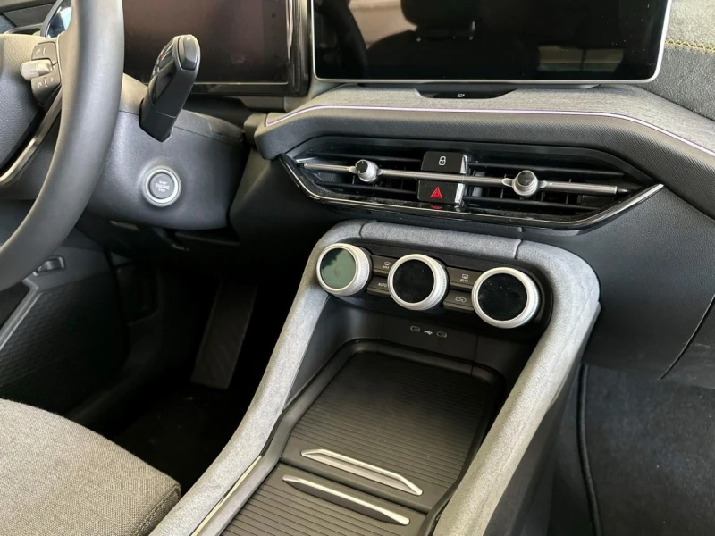 Skoda Kodiaq 2.0 TDI* CANTON* CAMERA* NAVI* CARPLAY* , снимка 7 - Автомобили и джипове - 51765038