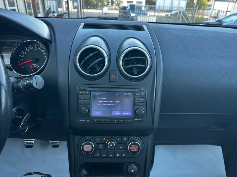 Nissan Qashqai 1.6i 115к.с Facelift, снимка 11 - Автомобили и джипове - 51775776