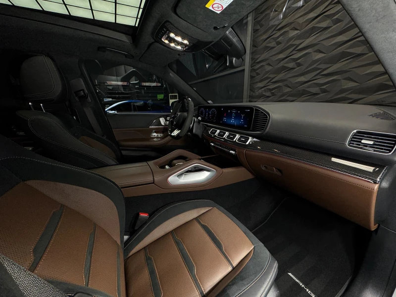 Mercedes-Benz GLS 63 AMG 4Matic+ Burmester* Pano* Lift* 7 seats, снимка 11 - Автомобили и джипове - 52527184