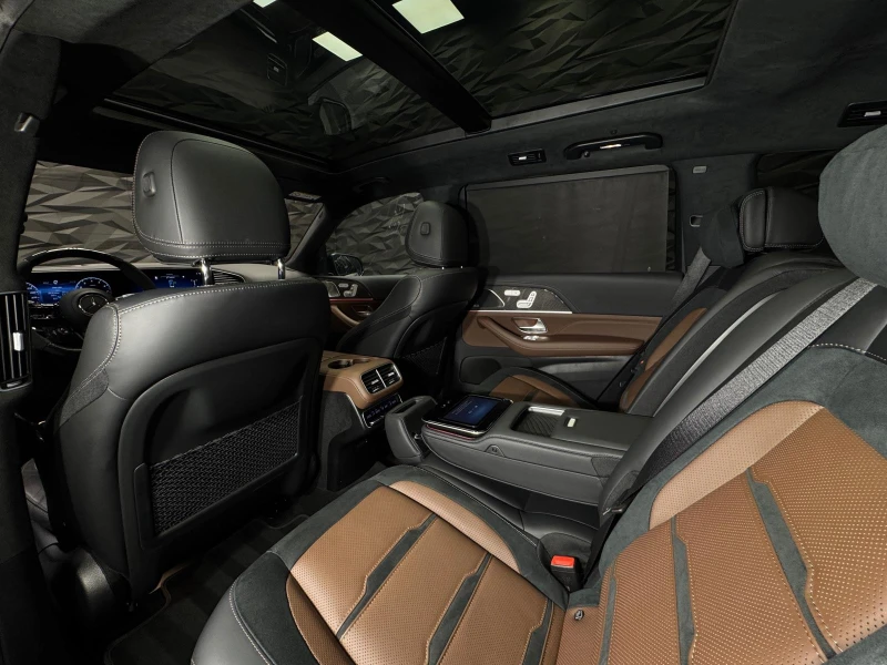Mercedes-Benz GLS 63 AMG 4Matic+ Burmester* Pano* Lift* 7 seats, снимка 8 - Автомобили и джипове - 52527184
