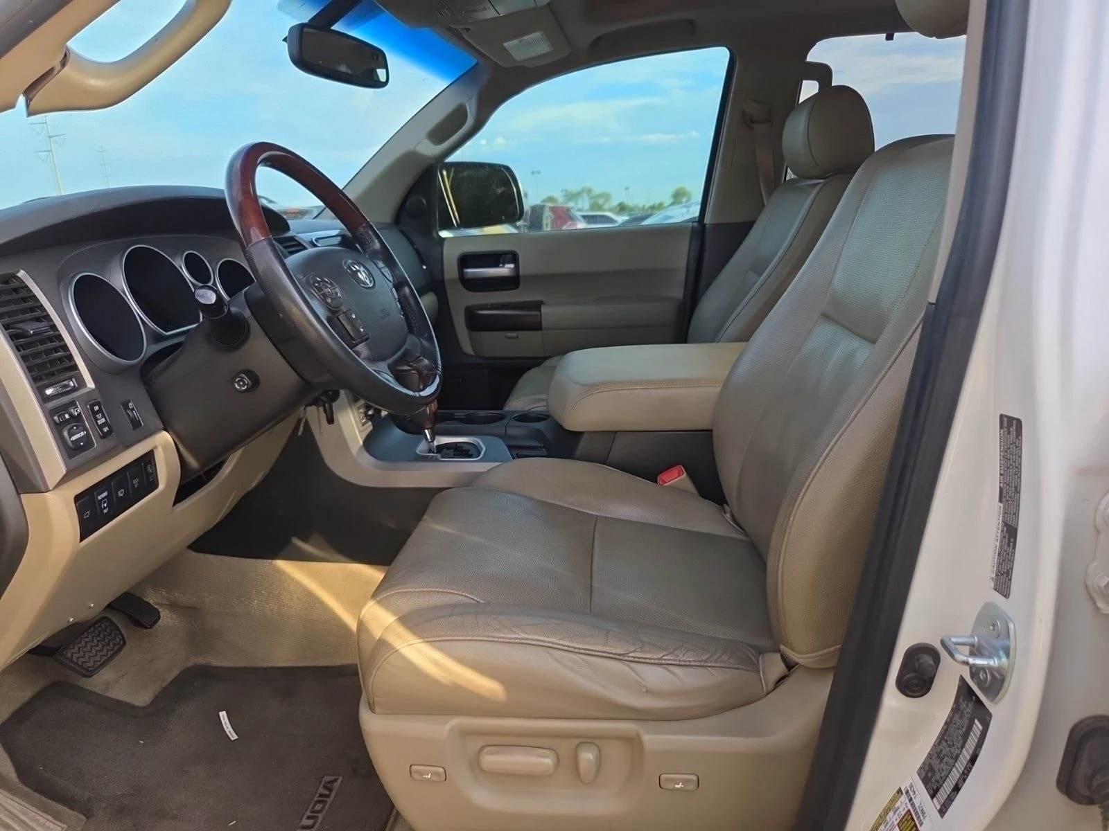Toyota Sequoia PLATINUM* 5.7* V8* ПОДГРЕВ* КАМЕРА* КЕЙЛЕС - изображение 7
