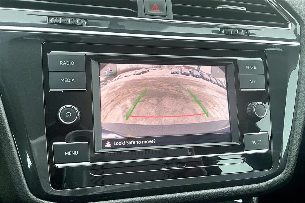 VW Tiguan Trendline* 4Motion* АвтоКредит* (ЦЕНА ДО БГ), снимка 10 - Автомобили и джипове - 53840936