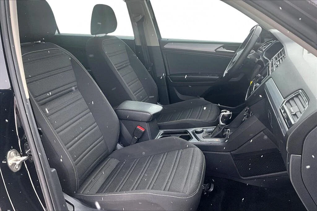 VW Tiguan Trendline* 4Motion* АвтоКредит* (ЦЕНА ДО БГ), снимка 17 - Автомобили и джипове - 53840936