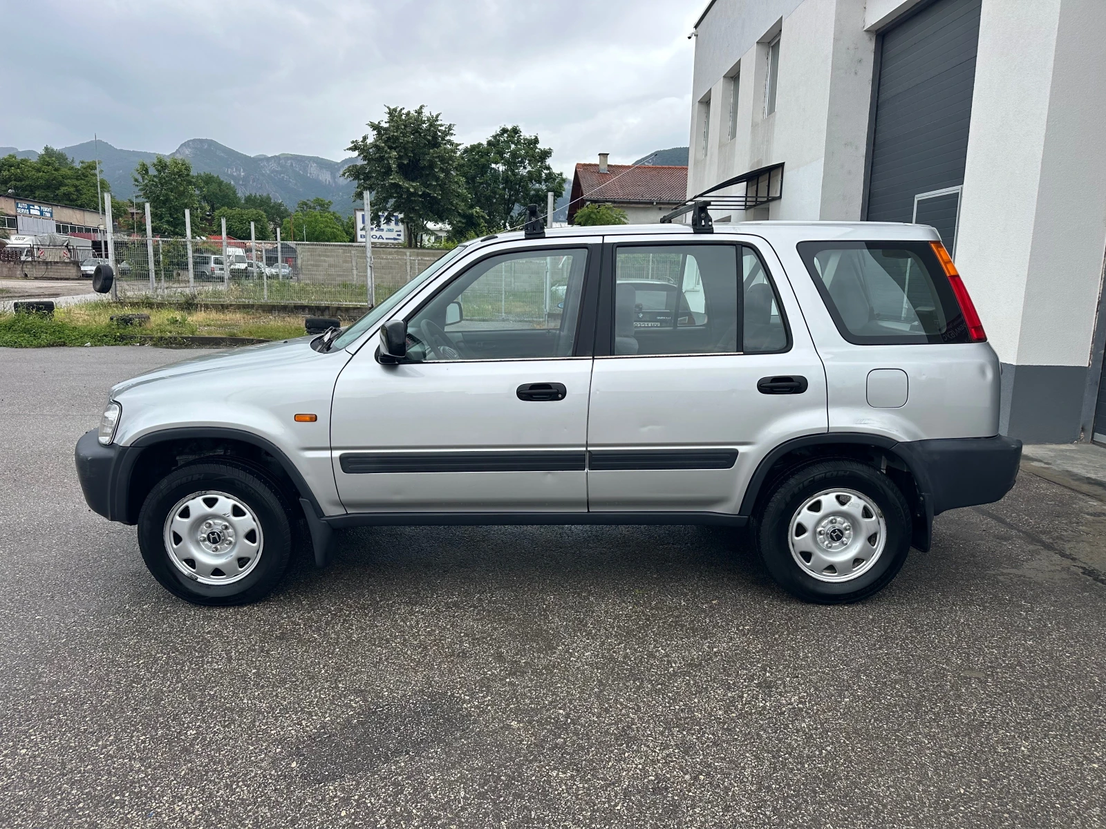 Honda Cr-v 2.0i 4x4 ГАЗ Италия, снимка 4 - Автомобили и джипове - 54782270