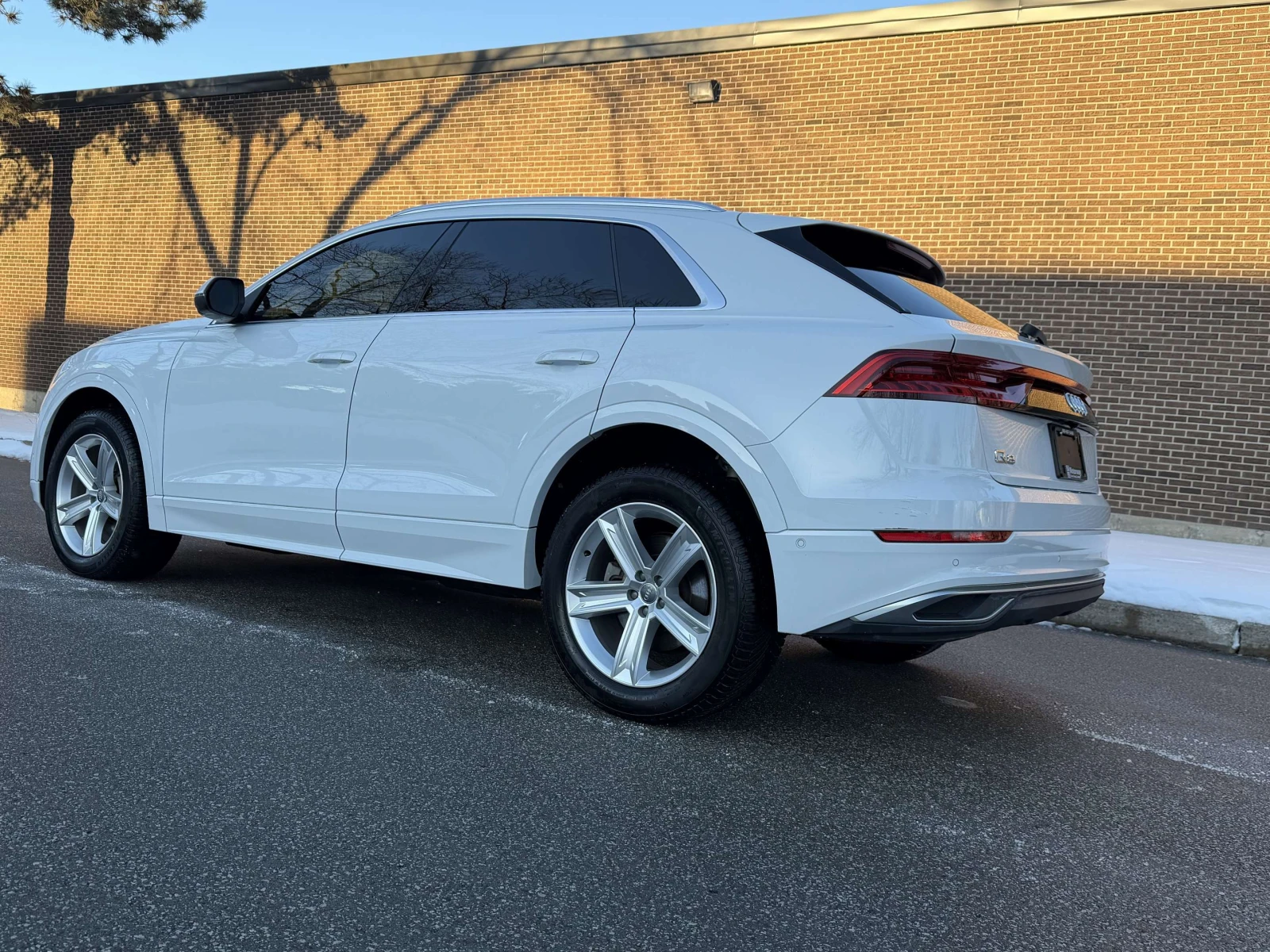 Audi Q8 Progressiv 55 TFSI quattro, CARFAX, ЦЕНА ДО БГ, снимка 4 - Автомобили и джипове - 54820091