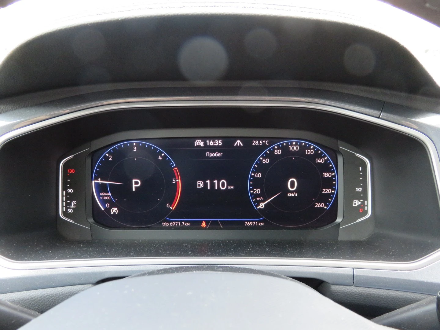 VW T-Roc, снимка 8 - Автомобили и джипове - 56410170