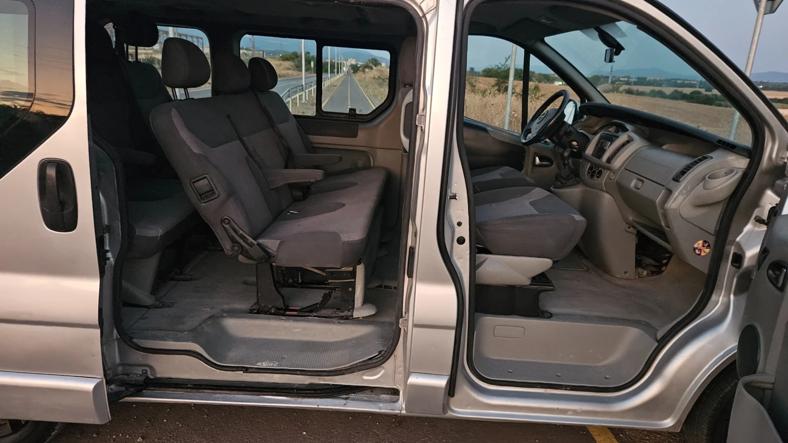 Opel Vivaro 2.0 CDTI, снимка 11 - Бусове и автобуси - 55623978