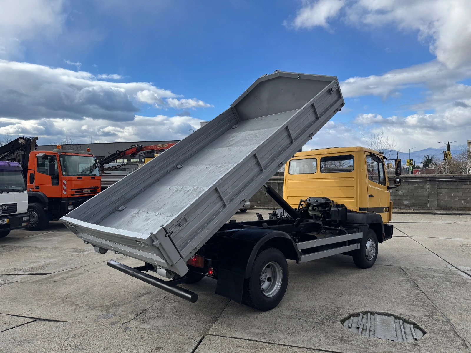 Mercedes-Benz 814 Мултилифт  4м, снимка 4 - Камиони - 53382978