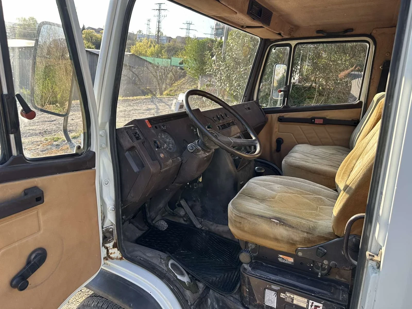 Mercedes-Benz 507, снимка 9 - Камиони - 54134378