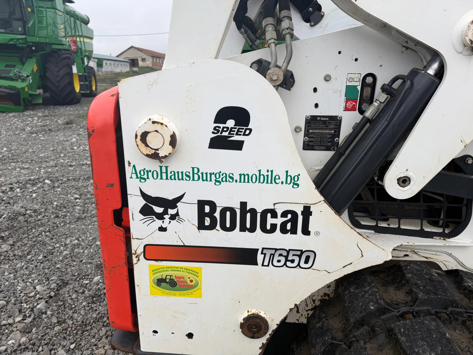 Мини челни товарачи Bobcat T650 С КОФА И ВИЛИЦИ ЛИЗИНГ - изображение 9
