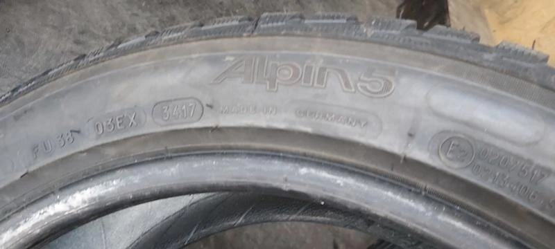 Гуми Зимни 215/50R17, снимка 5 - Гуми и джанти - 31148564