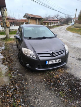 Toyota Auris 1.3 , снимка 1