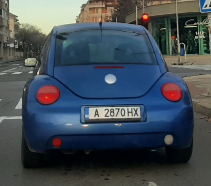 VW New beetle, снимка 2 - Автомобили и джипове - 48347168