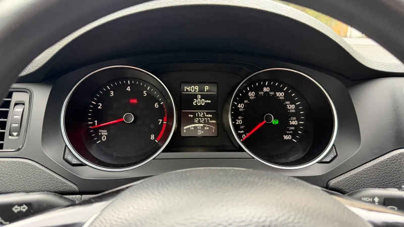 VW Jetta, снимка 11 - Автомобили и джипове - 53172085