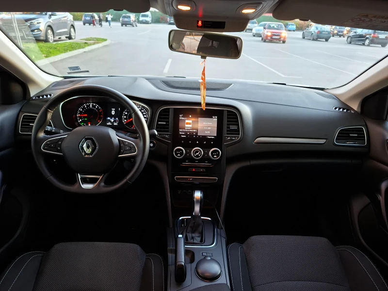 Renault Megane 1.33 automat, снимка 10 - Автомобили и джипове - 52939026