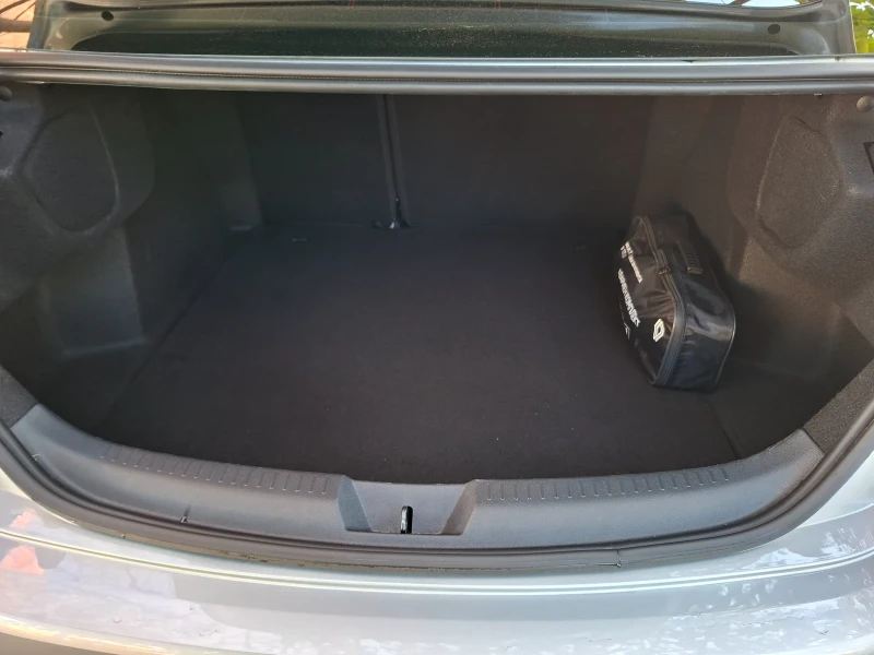 Renault Megane 1.33 automat, снимка 11 - Автомобили и джипове - 53049470