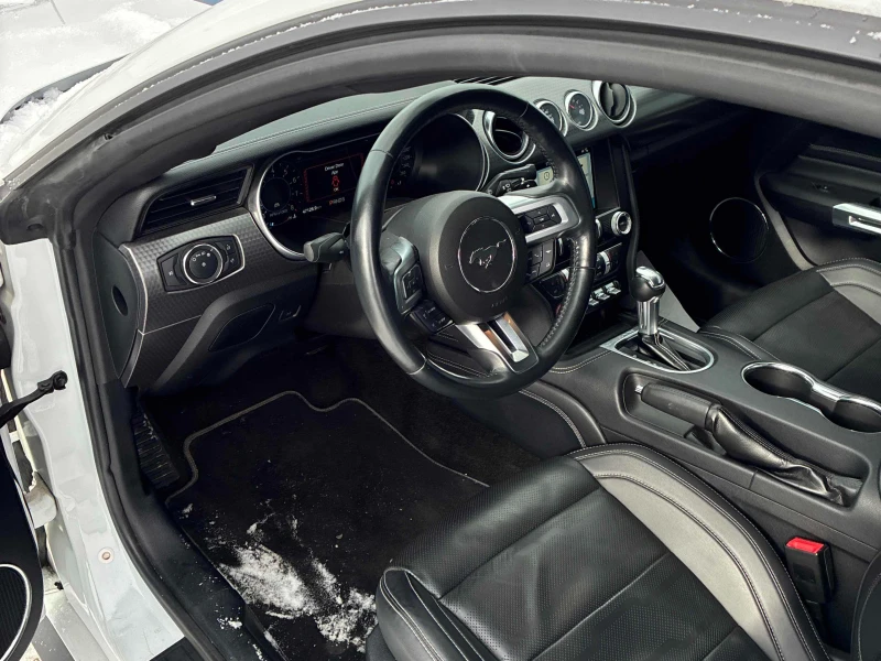 Ford Mustang GT * * CARFAX * * АВТО КРЕДИТ * * , снимка 7 - Автомобили и джипове - 52979178