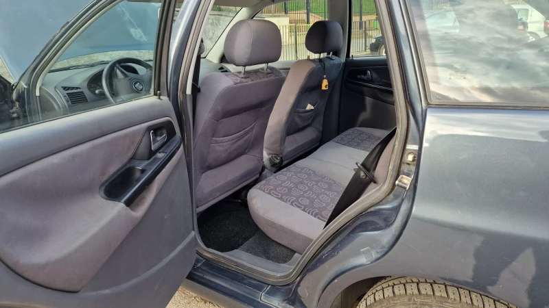 Seat Ibiza 1.4 MPI, снимка 8 - Автомобили и джипове - 53358442