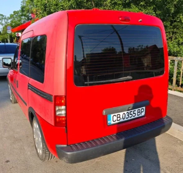 Opel Combo фабричен метан, снимка 2 - Автомобили и джипове - 54091241