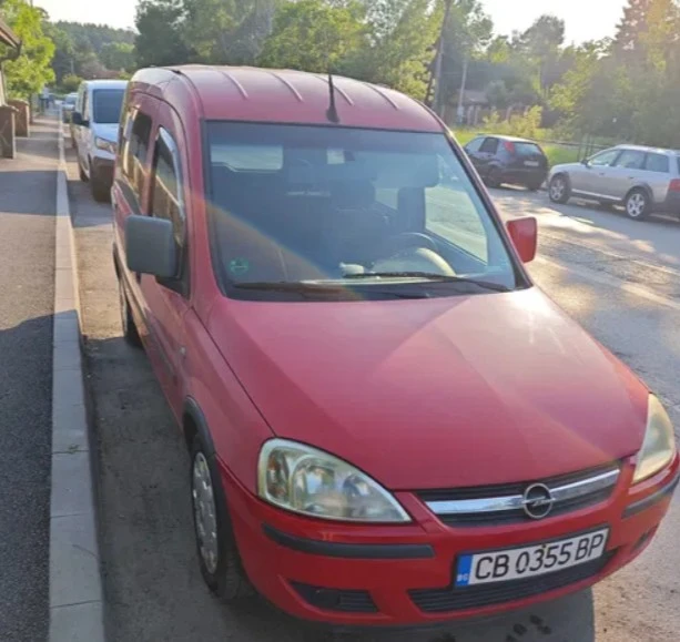 Opel Combo фабричен метан, снимка 4 - Автомобили и джипове - 54091241