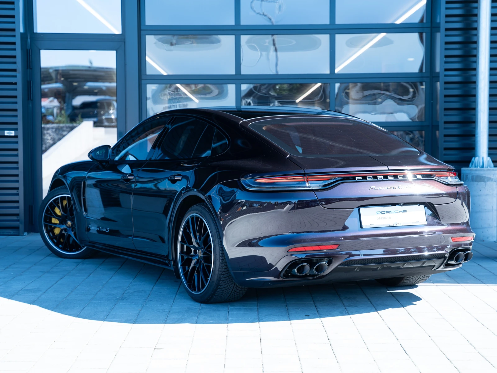 Porsche Panamera Turbo S  - изображение 2
