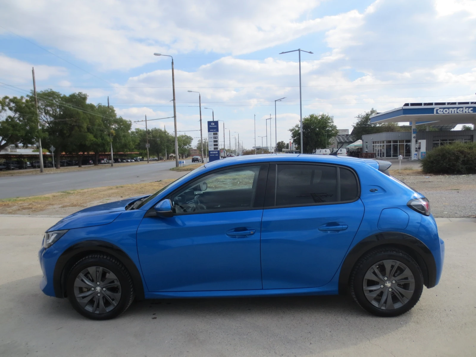 Peugeot 208  - изображение 7