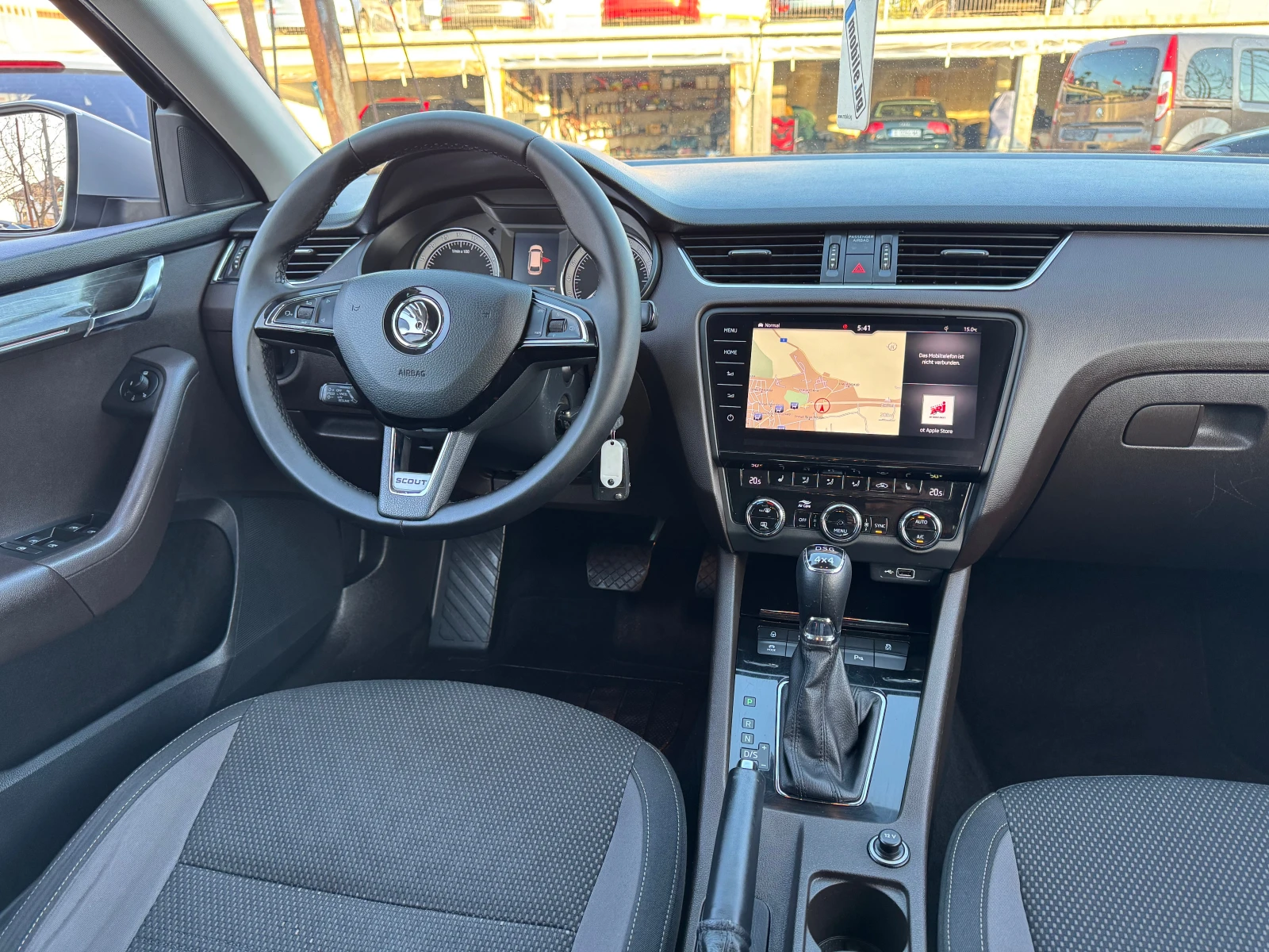 Skoda Octavia SCOUT, снимка 12 - Автомобили и джипове - 53747921