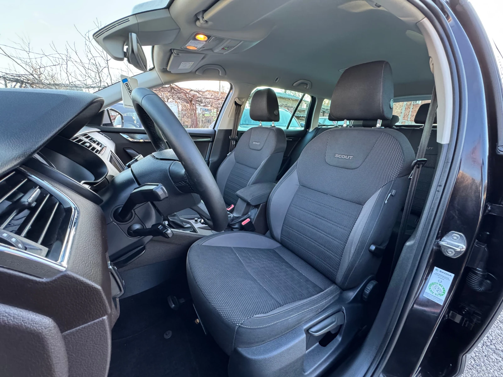 Skoda Octavia SCOUT, снимка 16 - Автомобили и джипове - 53747921