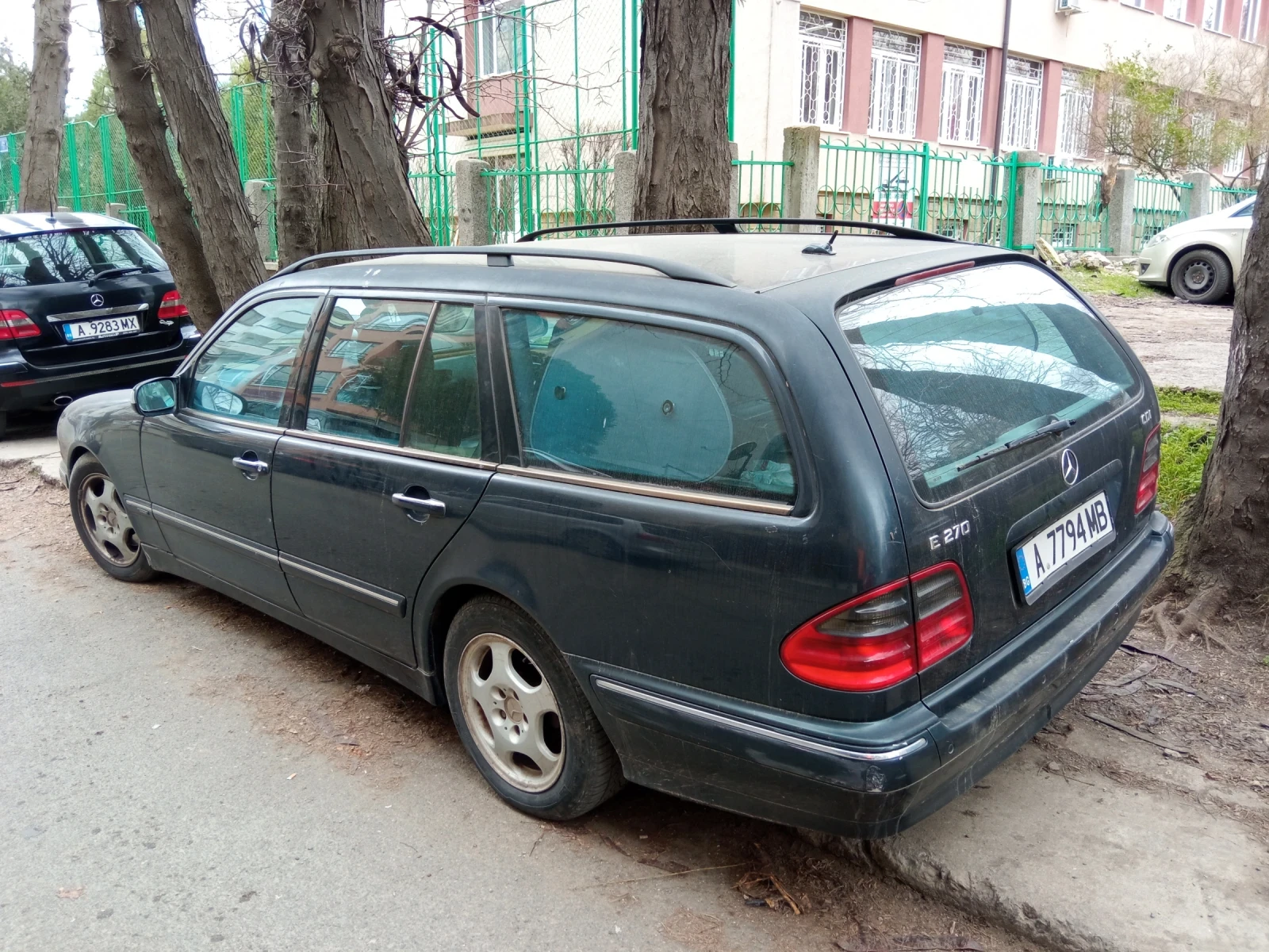 Mercedes-Benz E 270 2.7cdi, снимка 3 - Автомобили и джипове - 53809876