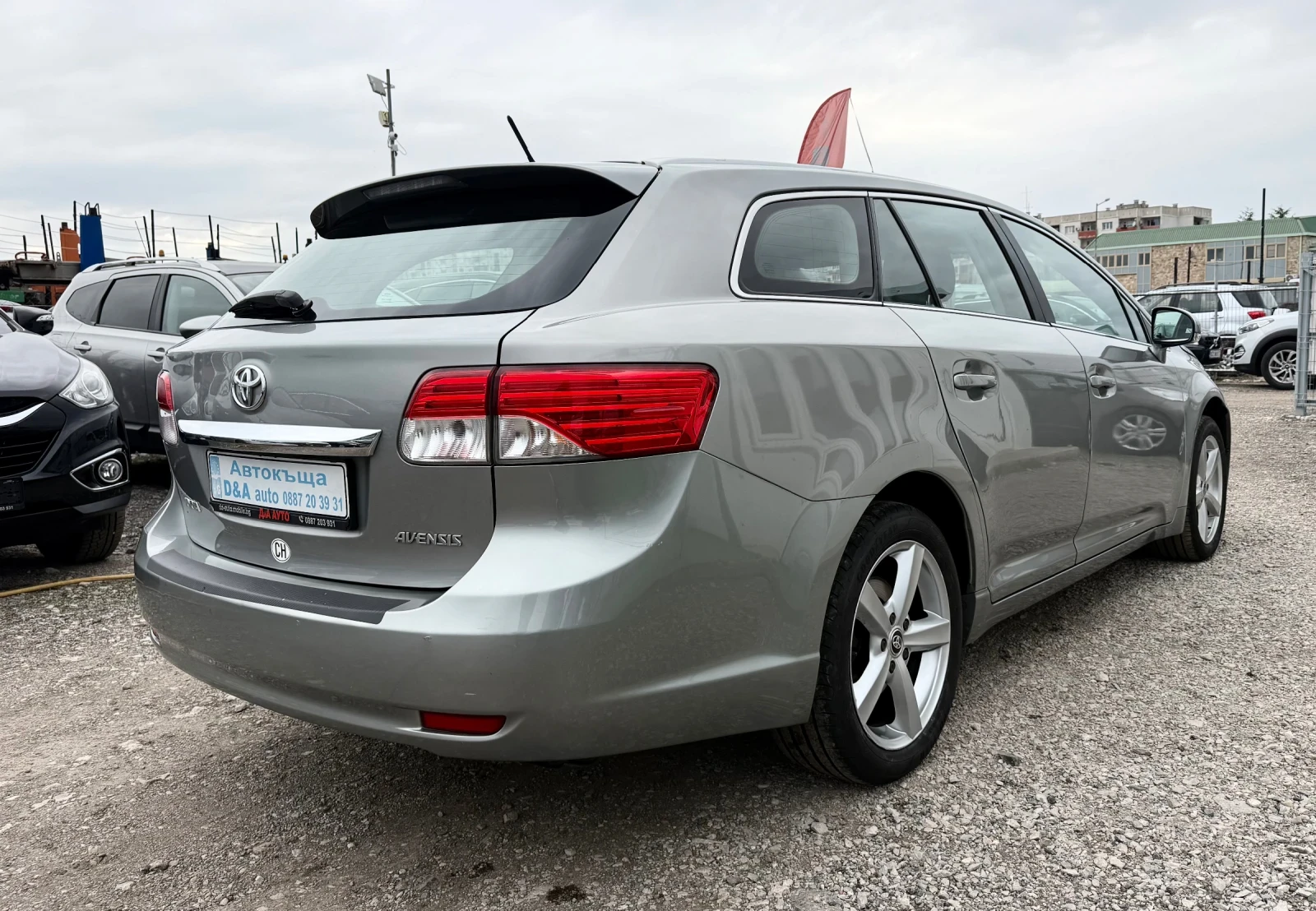 Toyota Avensis 2.0i Facelift Швейцария , снимка 6 - Автомобили и джипове - 53911888
