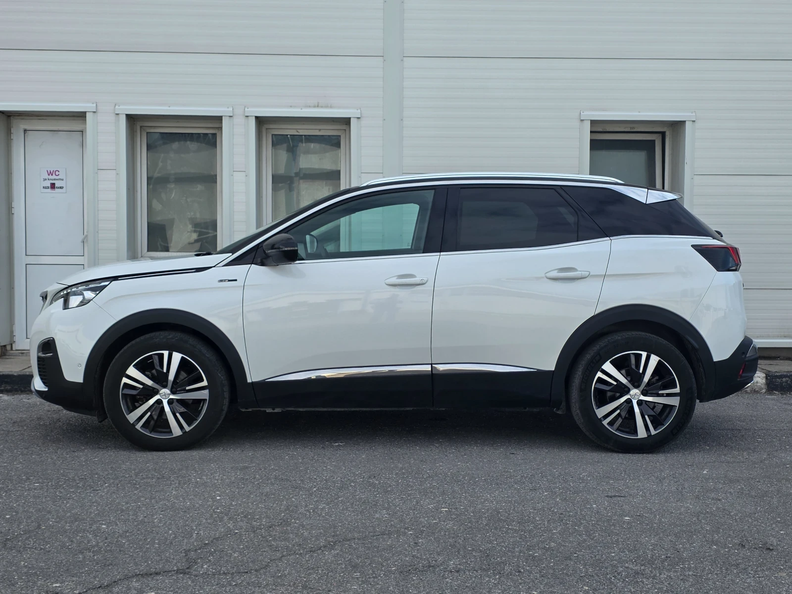 Peugeot 3008 1.6 Puretech GT Line * Panorama* , снимка 9 - Автомобили и джипове - 54130179