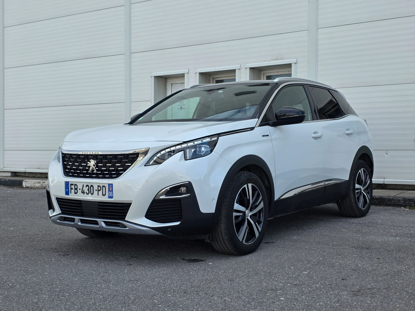 Peugeot 3008 1.6 Puretech GT Line * Panorama* , снимка 2 - Автомобили и джипове - 54130179