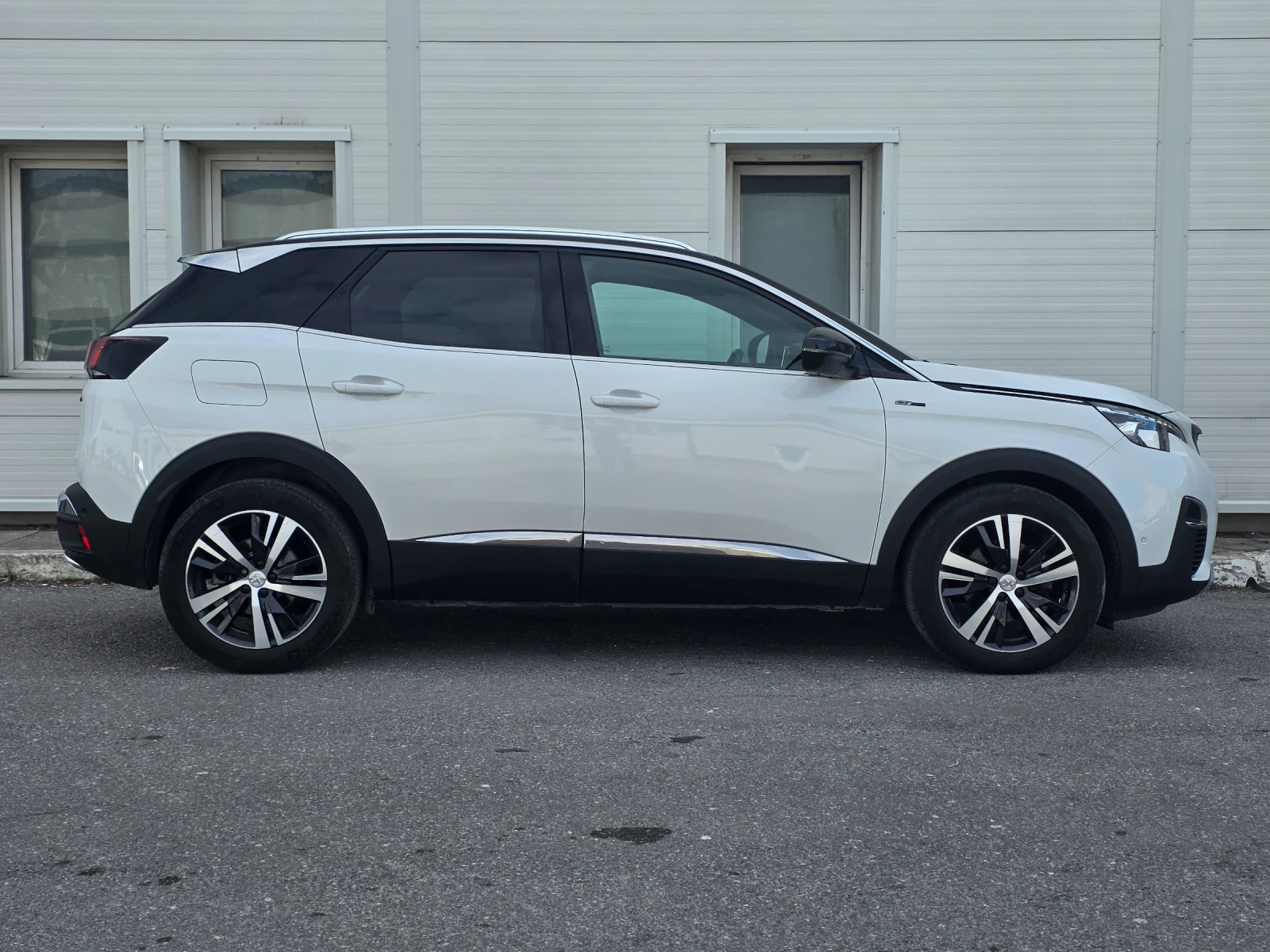 Peugeot 3008 1.6 Puretech GT Line * Panorama* , снимка 5 - Автомобили и джипове - 54130179