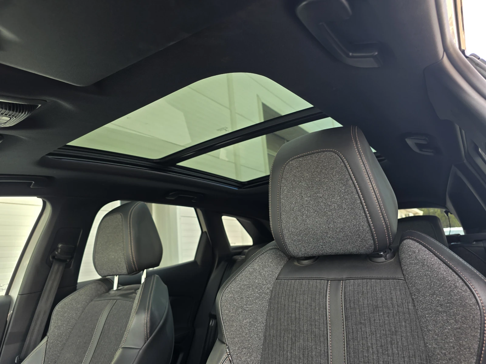 Peugeot 3008 1.6 Puretech GT Line * Panorama* , снимка 11 - Автомобили и джипове - 54130179